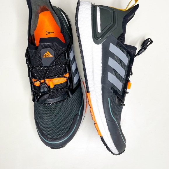 Adidas Men's Ultraboost Cold Ready Running Shoe Black Green Size 9 - Picture 2 of 14